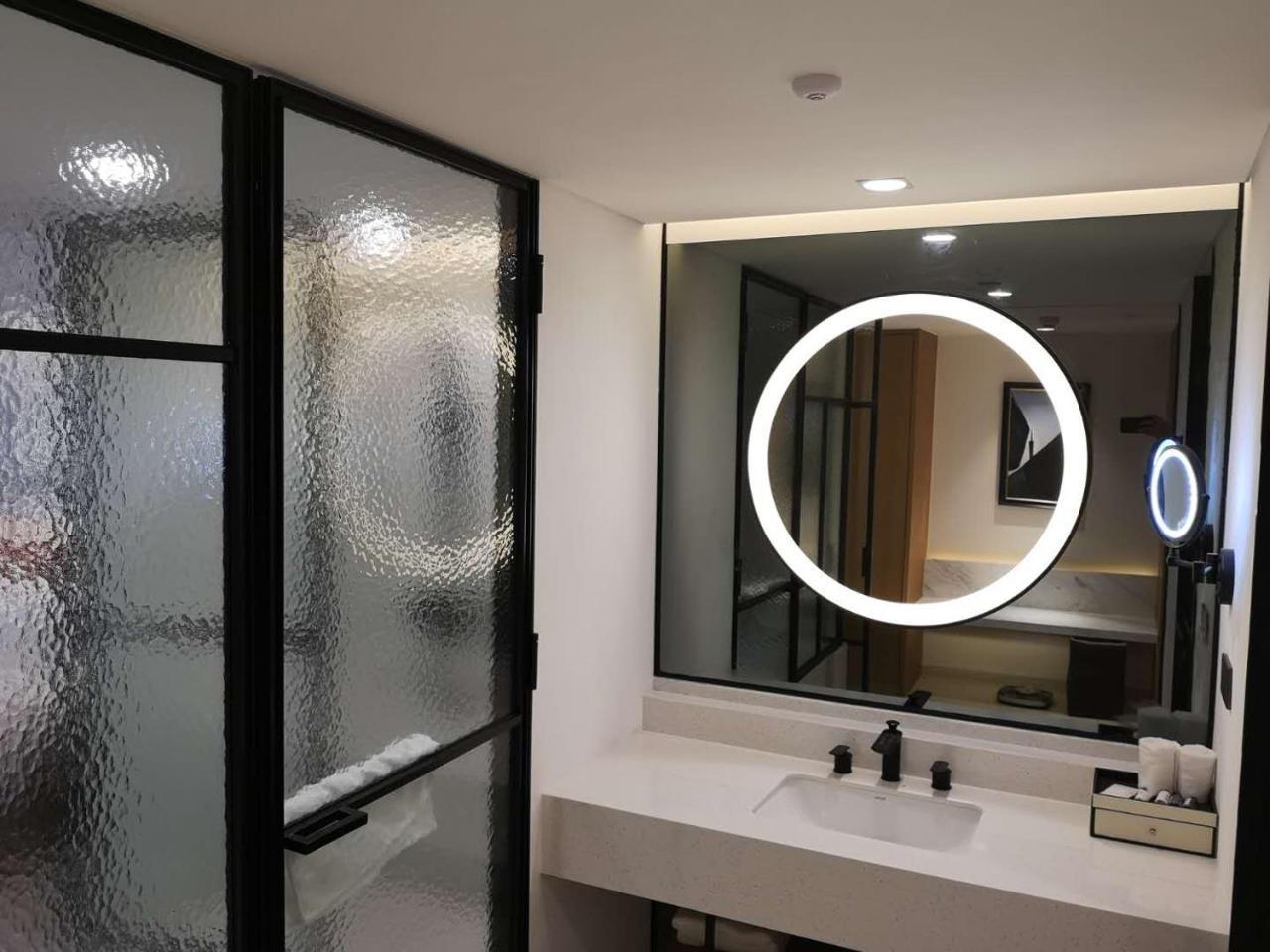 Rezen Longuu Hotel Guangzhou Exterior photo